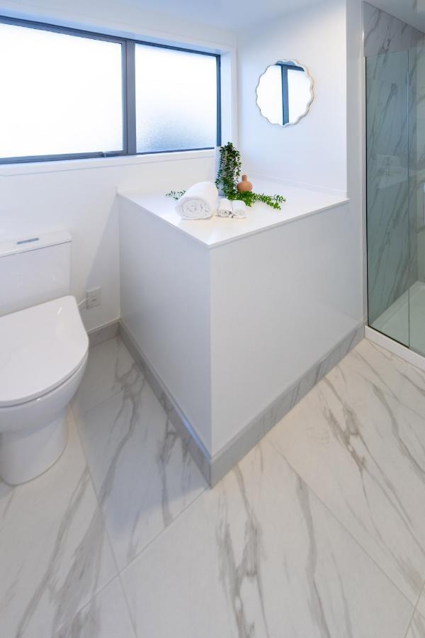 Appartamento Urban Park Escape 2 Bed 2 Bath W/Carpark Christchurch Esterno foto