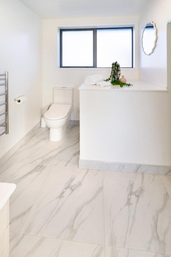 Appartamento Urban Park Escape 2 Bed 2 Bath W/Carpark Christchurch Esterno foto